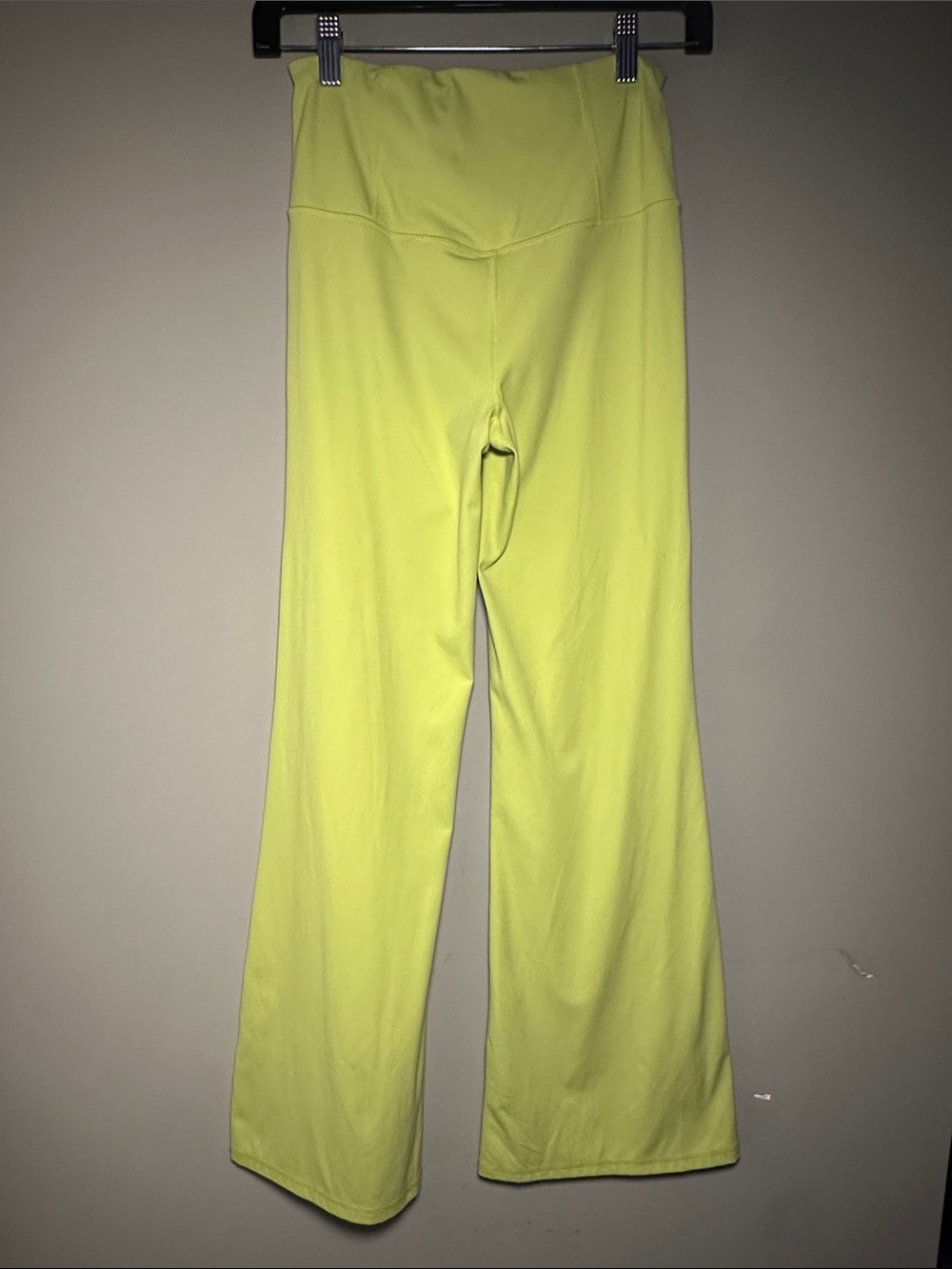 Happily Grey High-Waist Flared Leg Yoga Pants bright lime green - Picture 2 of 6